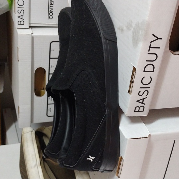 Men's size 13 Hurley canvas shoes - Picture 4 of 7